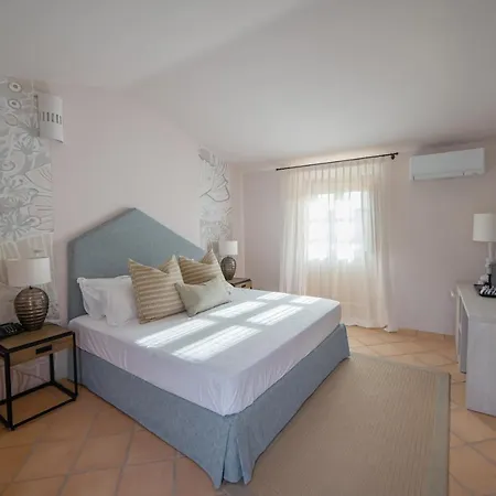 Borgo Smeraldo מלון 4*