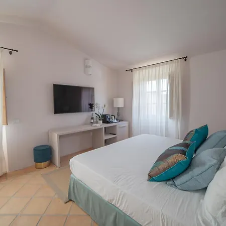 Borgo Smeraldo 4*