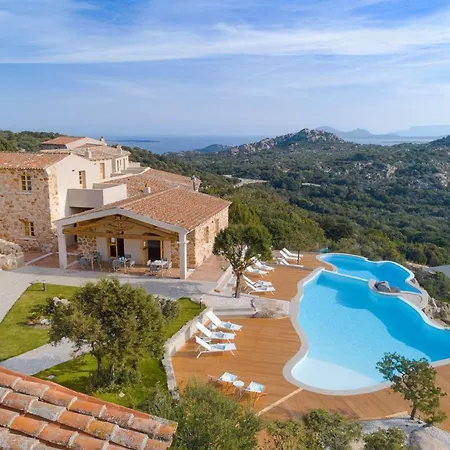 Borgo Smeraldo 4*