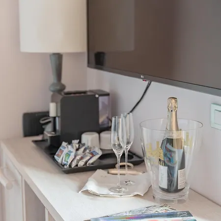 Borgo Smeraldo מלון 4*