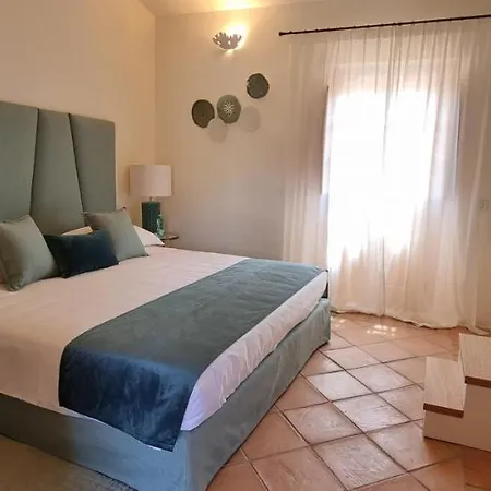 Borgo Smeraldo ארזח'ינה
