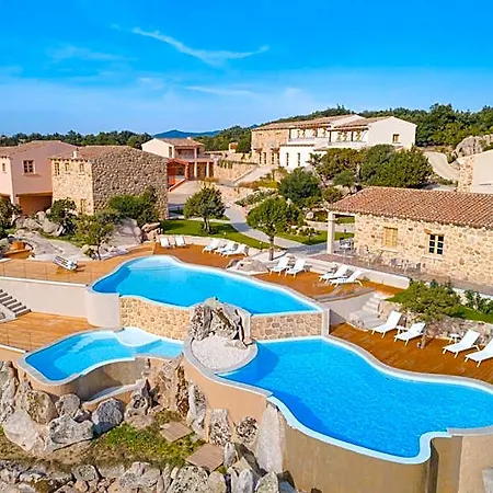 Hotel Borgo Smeraldo 4*
