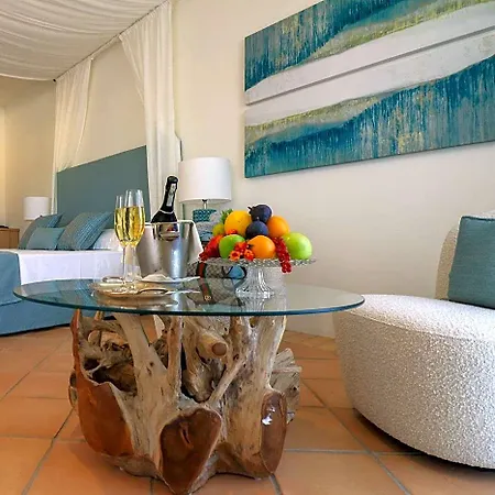 מלון Borgo Smeraldo 4*