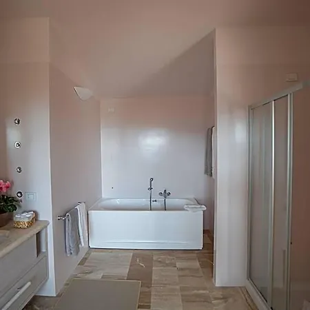 Borgo Smeraldo Hotel