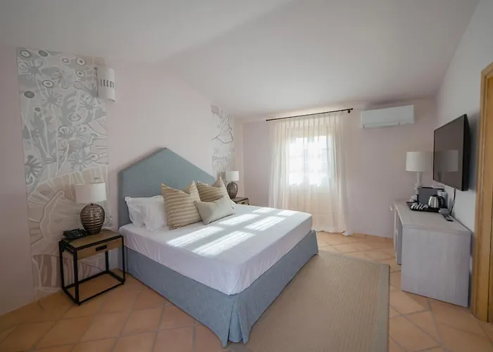 Borgo Smeraldo فندق 4*