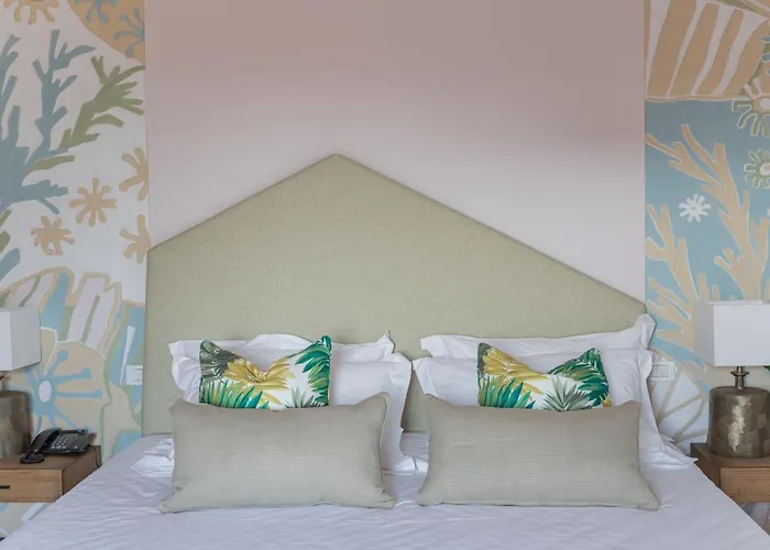 Borgo Smeraldo فندق 4*