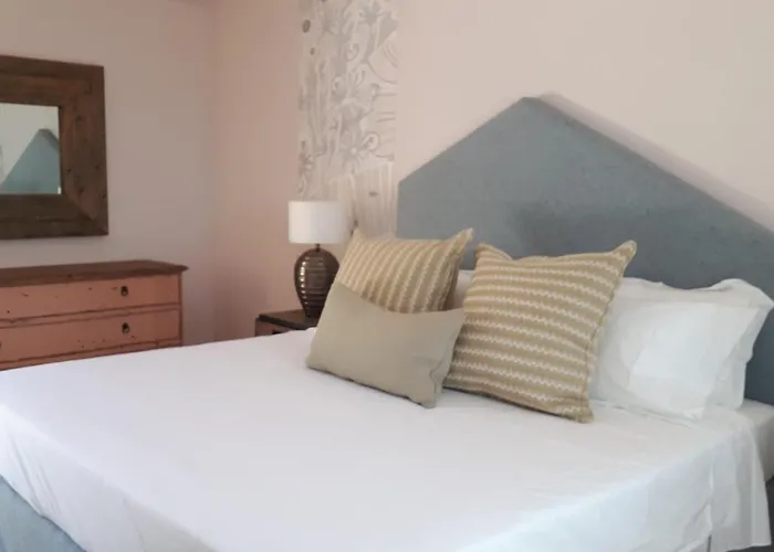 Borgo Smeraldo فندق 4*