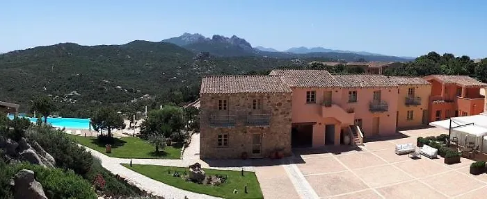 Borgo Smeraldo 4* أرتْساكينا